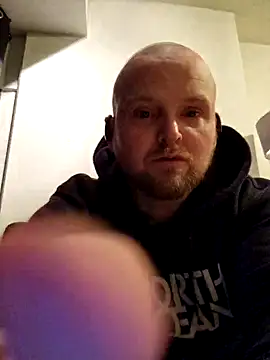 Pokazy przed kamerką – P4YNE