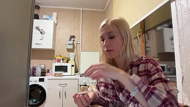 Chat +18 de AngelJeni ao vivo