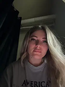 Chat XXX ao vivo de Rania_Stitch