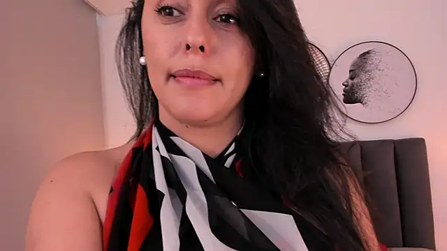 צ'אט XXX בשידור חי של SaharaGarcia__
