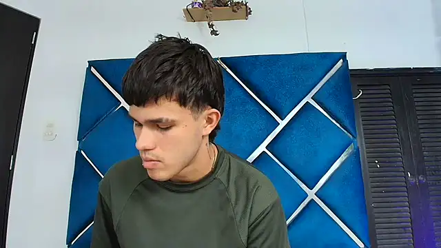 Chat +18 de EdwinBoys ao vivo