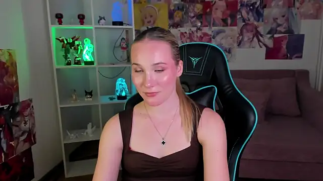 ElaraVoltage's Live XXX Chat