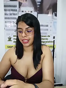 SOFIA-11_'s Live XXX Chat