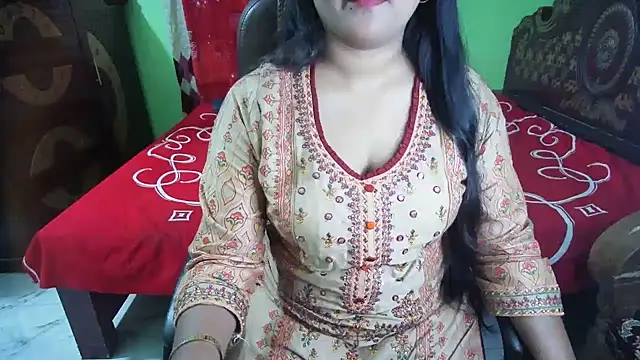 BengaliQueenStar Adlı Modelin Canlı XXX Sohbeti
