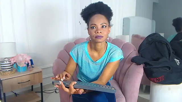 ChantalGarner's Live XXX Chat