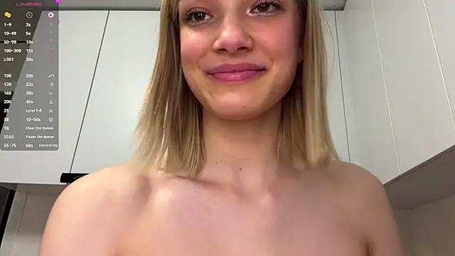 Carolini_i's Live XXX Chat