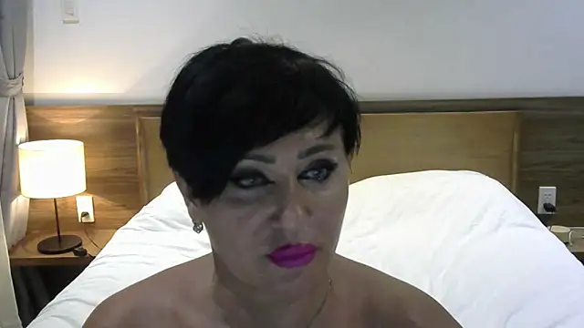 Kleotempt's Live XXX Chat