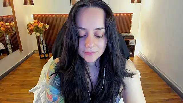 دردشة KatherineBond الجنسية المباشرة