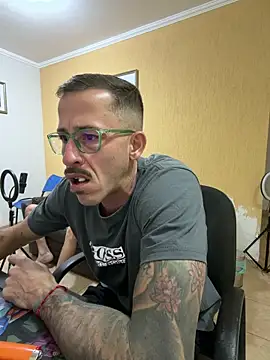MeladoDiMel élő XXX-chatje