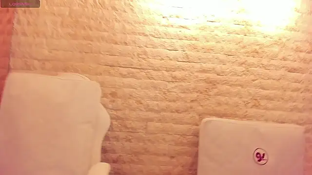 annie_shine_'s Live XXX Chat