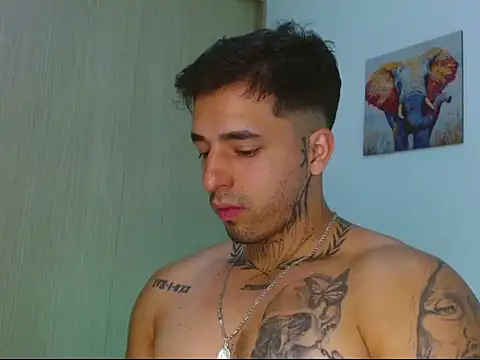 Jacobb_Phoenix Chat XXX in diretta