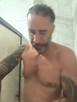 Tiojhonny XXX чат на живо