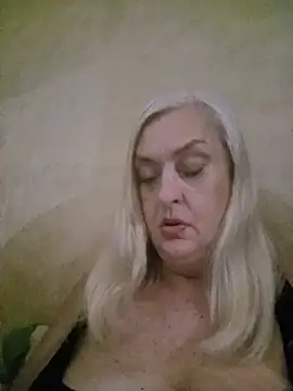 Julia20X's Live XXX Chat