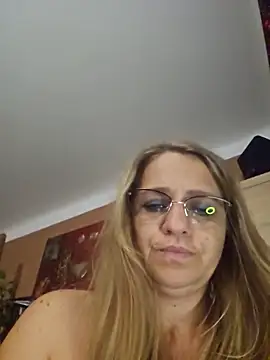 BLONDKICIA1's Live XXX Chat