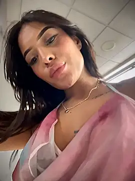 Chat XXX en directo de MystiqueXXX