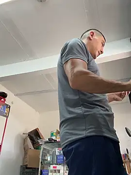 XXX chat uživo modela Paul22cm-