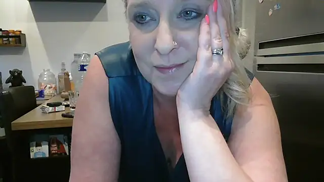 Cataleyaflowers69 Chat XXX in diretta