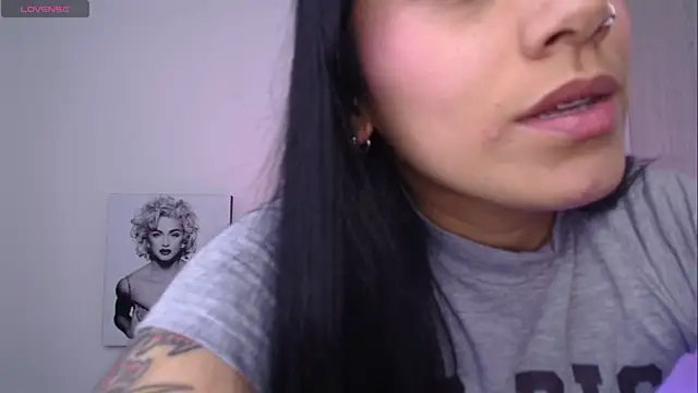 Millie_bobbyのライブXXXチャット