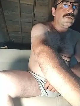 masculine_bear_daddy Adlı Modelin Canlı XXX Sohbeti