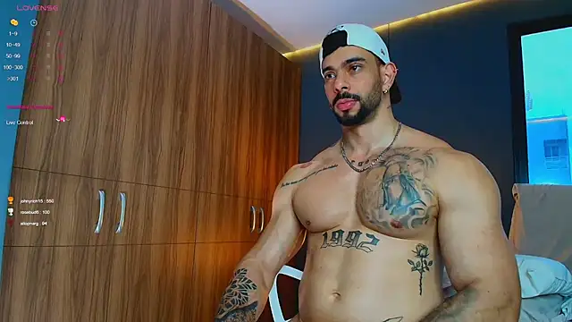 XXX chat uživo modela massimo_visconti