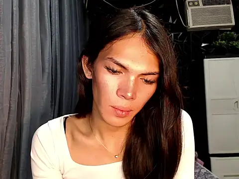 GORGEOUS_CARMEE Adlı Modelin Canlı XXX Sohbeti