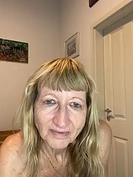 MatureKim Adlı Modelin Canlı XXX Sohbeti