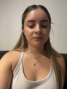 imlindapink Adlı Modelin Canlı XXX Sohbeti