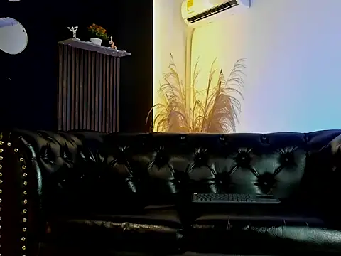 TitoBell Adlı Modelin Canlı XXX Sohbeti