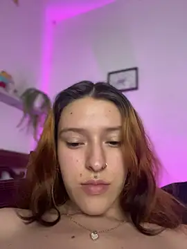 Ginger-Foxy Live XXX-chat