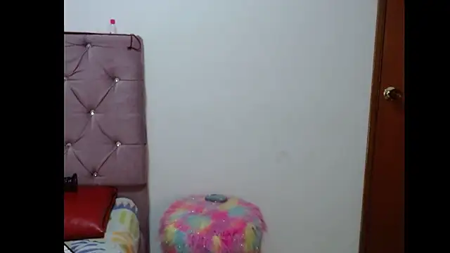 naomy_rosse17's Live XXX Chat