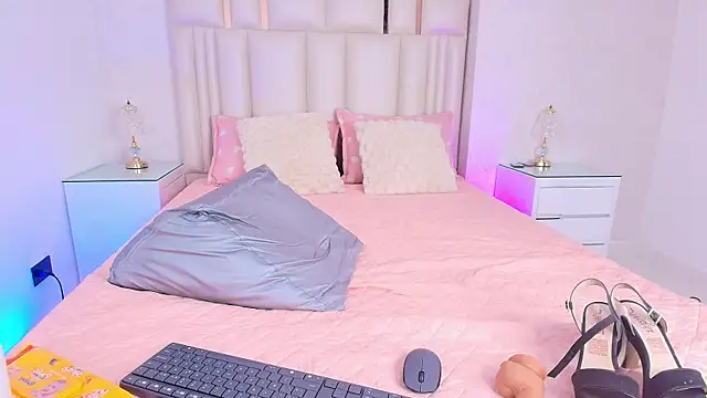 Онлайн чат XXX alanarose18
