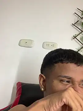 Anthony_clark1 Adlı Modelin Canlı XXX Sohbeti