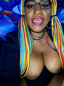 AmazonianMistress Chat XXX in diretta