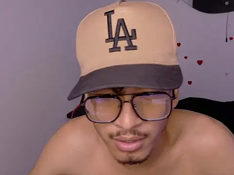 Chatroom XXX en direct de blackfox_desire