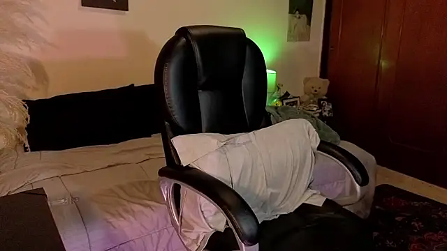 Chat +18 de GaiaJonness ao vivo