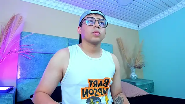 XXX chat uživo modela MarceeloMoretti