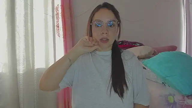 Chatroom XXX en direct de HARLEYNAPIER