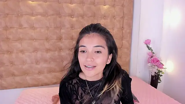 violet_giraldo Chat XXX in diretta