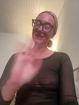 Chatroom XXX en direct de CutieEmy