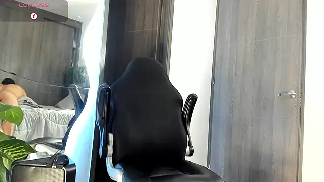 XXX chat uživo modela Dimitri_Bass