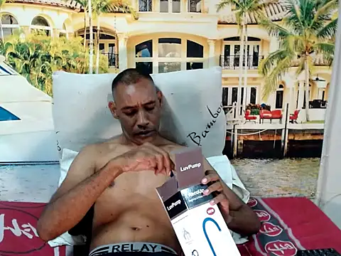 IndianMagicMike's Live XXX Chat