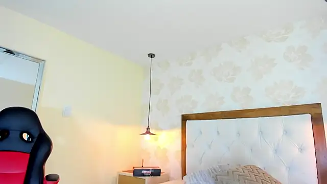IRISCLARK1 Chat XXX live