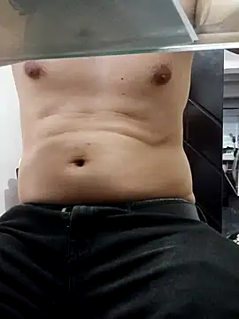 MrSecretSuit Show Webcam