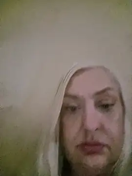 Julia20X's Live XXX Chat