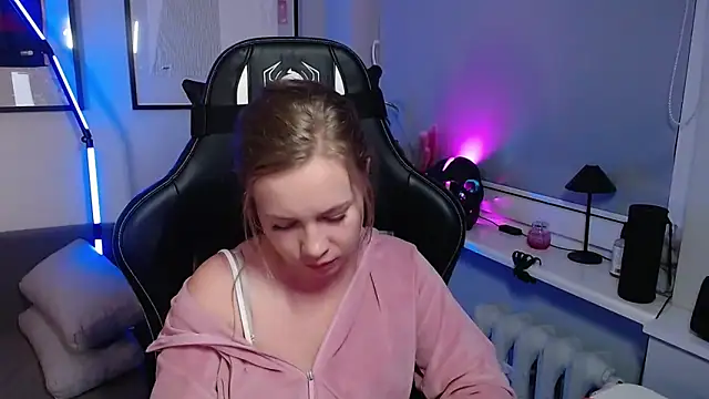 holly_xglam's Live XXX Chat