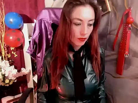 Queenscarlettsecret's Live XXX Chat