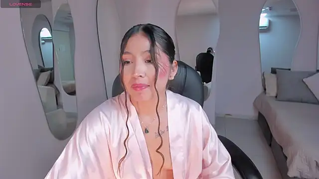 LillySanders Chat XXX live