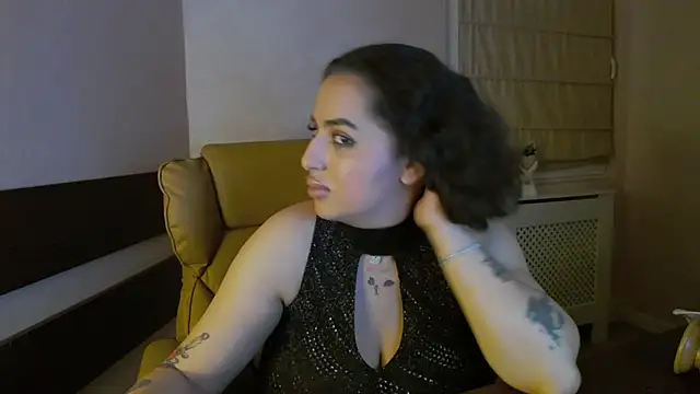 צ'אט XXX בשידור חי של BustyAllyy