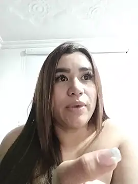 EmaGw7's Live XXX Chat