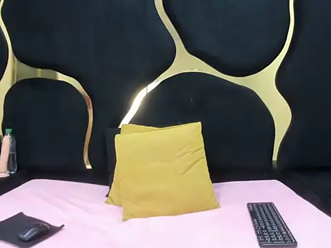 SweetLuna2 Chat XXX in diretta
